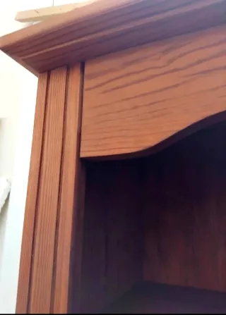 Estanterías de pino con 5 baldas. Miden 78x31x180