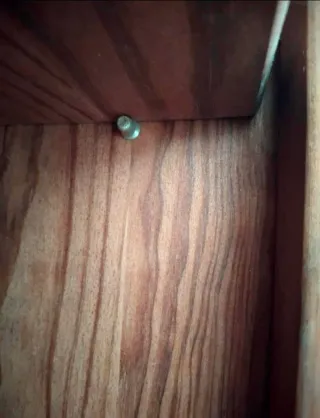 Estanterías de pino con 5 baldas. Miden 78x31x180