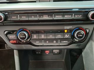 Kia Niro 1.6 GDi HEV 104kW (141CV) Drive