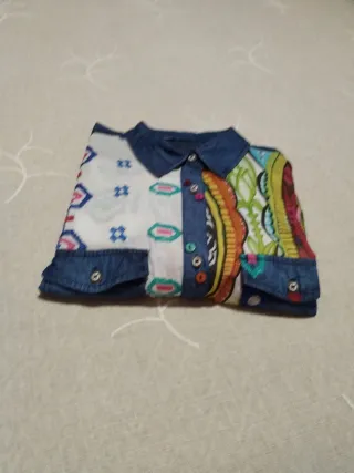 Camisa Desigual Vaquera y Tela Bordada