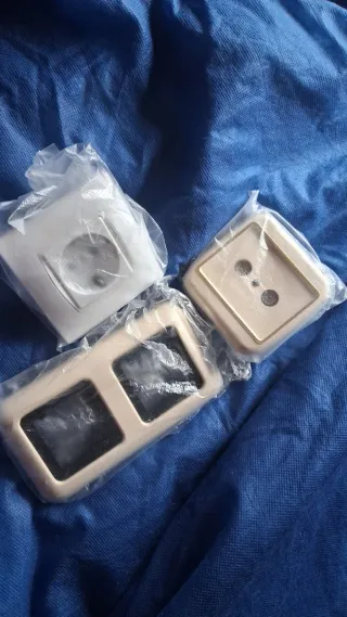 3 Enchufes y más sin estrenar