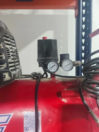 Compresor de aire FIAC Rojo