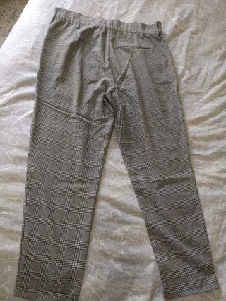 Pantalón Zara cuadros gris y blanco