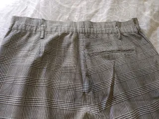 Pantalón Zara cuadros gris y blanco