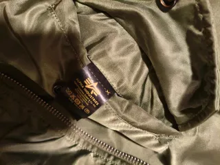 Chaqueta Bomber Alpha Industries Reversible