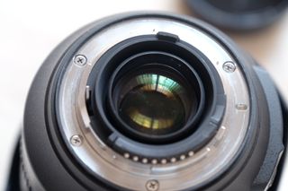 Objetivo AF-S Nikkor 28-300mm 1:3.5-5.6 G ED VR