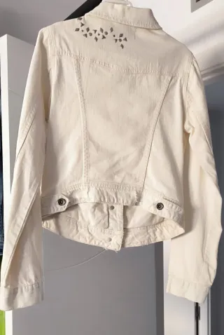 Cazadora vaquera Zara beige Talla M
