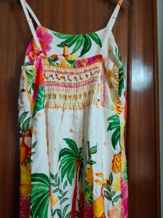 Abito estivo tropicale