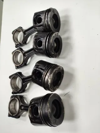 4 Pistones y Bielas motor Renault 1,6 dci R9M 452.