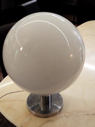 Lampada da tavolo anni '70 sfera vetro metallo