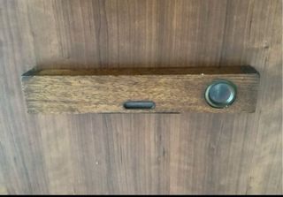 Nivel de carpintero antiguo de madera