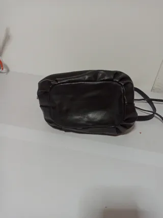 Bolso negro cadena y correa