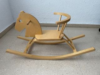 Caballo balancín de madera