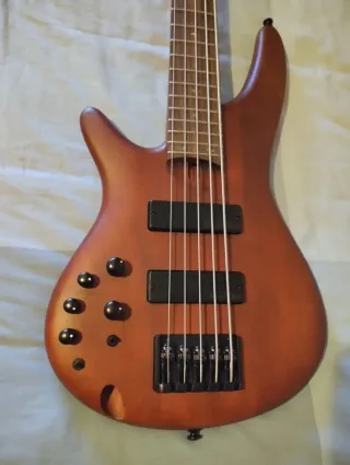 Bajo zurdos Ibanez SR505EL