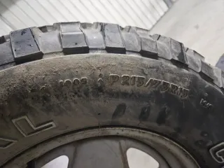 Neumático 4x4 P215/75R15