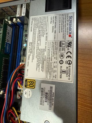Servidor Supermicro Negro