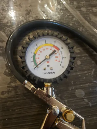 Pistola inflador neumáticos con manómetro