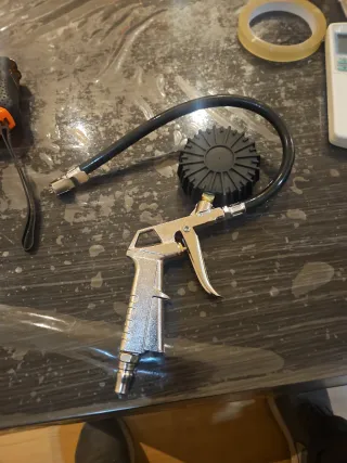 Pistola inflador neumáticos con manómetro