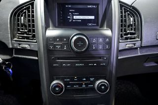 Mahindra XUV 500   FWD 4X2 W6