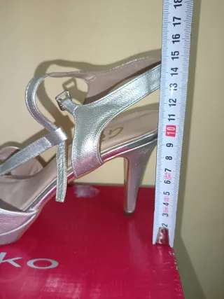 Sandalias de tacón plateadas