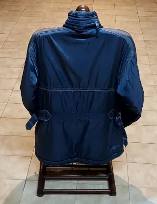 Chaqueta Ellesse impermeable con gorro