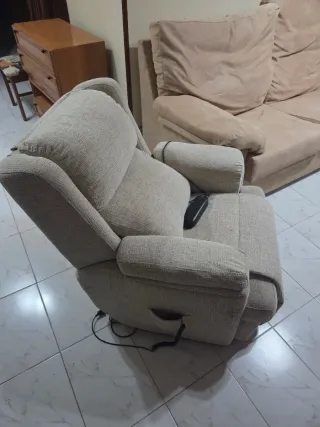 Sillón reclinable eléctrico beige