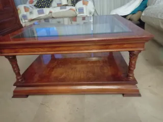Mesa de centro de madera y cristal