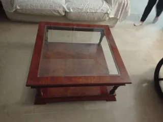 Mesa de centro de madera y cristal