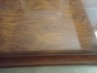 Mesa de centro de madera y cristal