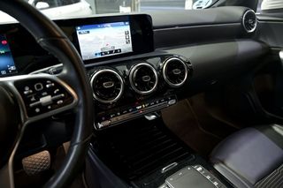 Mercedes Clase A MERCEDES-BENZ  A 180 d