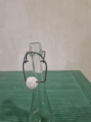 Botella de cristal decorativa