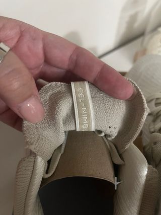 Asics Gel-Nimbus 27 Beige/Oro