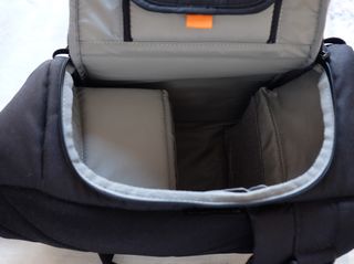 Mochila fotográfica Lowepro Slingshot 200AW