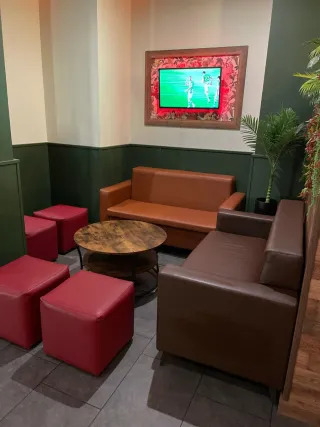 Sofá y Mesitas Auxiliares