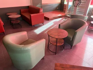 Sofá y Mesitas Auxiliares