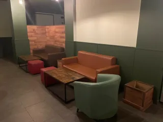 Sofá y Mesitas Auxiliares