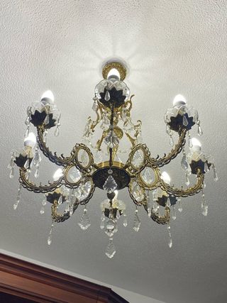 Lámpara araña cristal y metal dorada