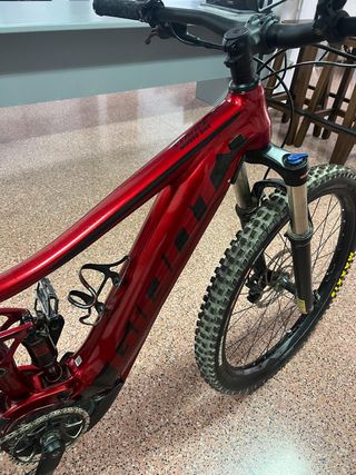 Giant Stance E+ Doble Suspensión Roja