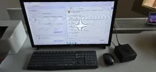 Mini ordenador industrial pantalla teclado raton