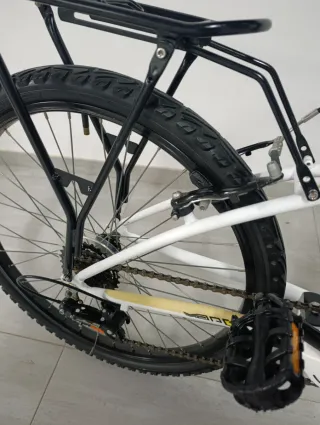 Bicicleta mixta blanca