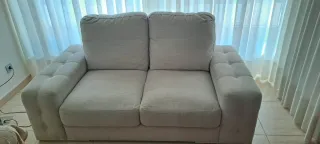 Sofá de 2 plazas beige jaspeado