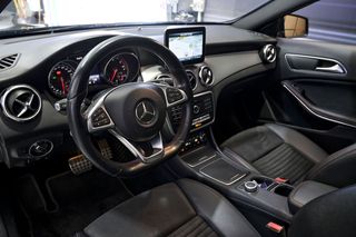 Mercedes GLA MERCEDES-BENZ  GLA 220 d