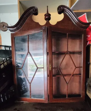 Vitrina de madera vintage