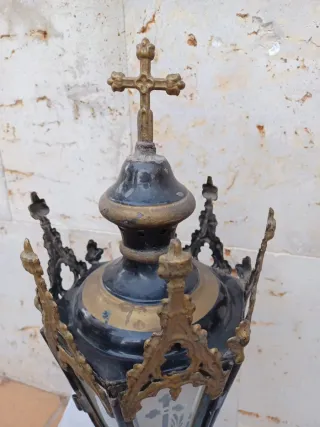 Antigua lámpara religiosa cruzada