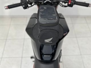 HONDA CB750F HORNET - MUCHOS EXTRAS!!