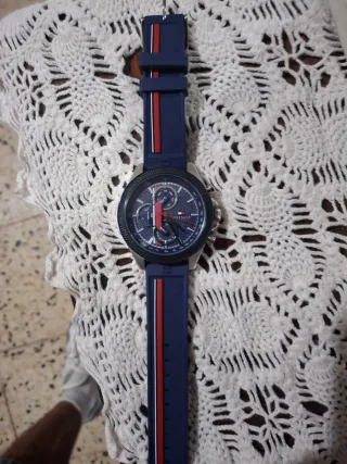Reloj Tommy Hilfiger Azul y Rojo