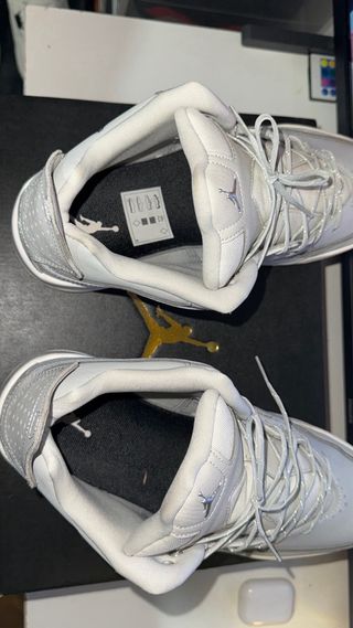 Zapatillas Jordan Gris y Blanco Talla 42