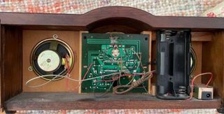 Radio antigua de madera