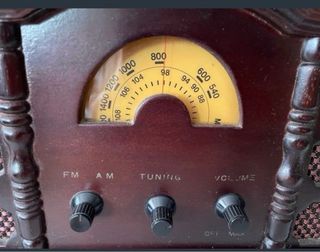 Radio antigua de madera