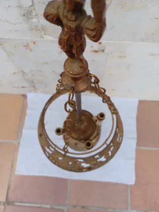 Lámpara de mesa antigua de bronce